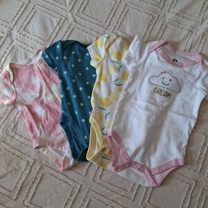 Set of 4 onesies, 0-3month